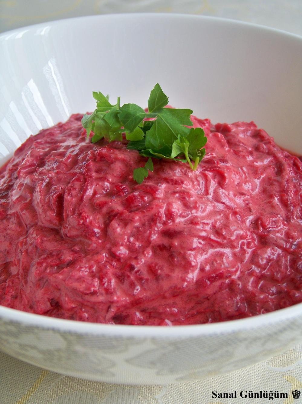 Yoğurtlu Pancar Salatası