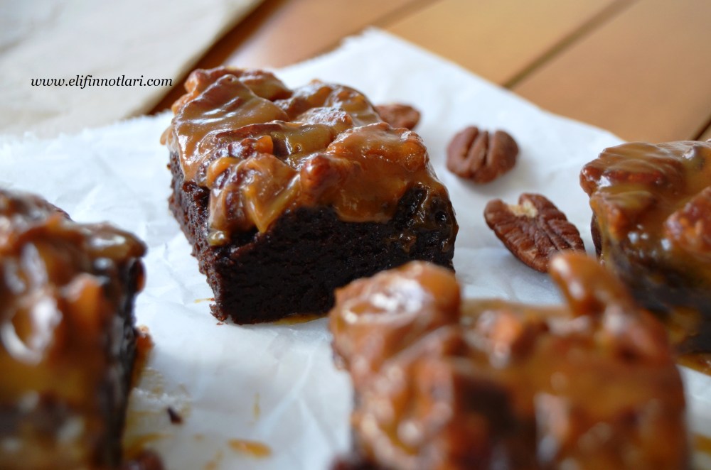 Karamelli ve Pikan Cevizli Browni