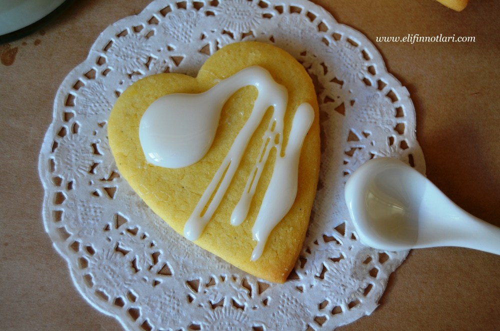 Vanilyalı Kurabiye Fındık Ezmesi ve Damla Sakızı Reçeli İle