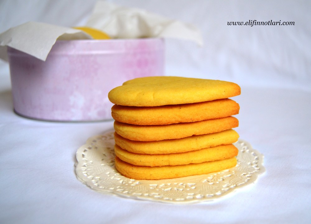 Vanilyalı Kurabiye Fındık Ezmesi ve Damla Sakızı Reçeli İle