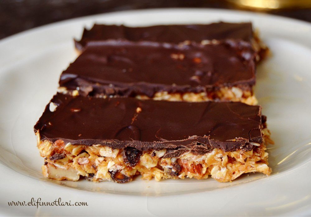 Hurmalı Bitter Çikolatalı (Pişmeyen) Granola Bar