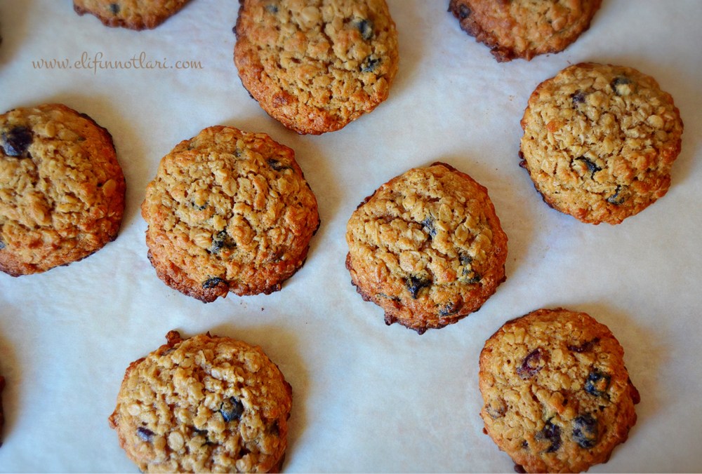 Cranberry ve Yaban Mersinli Kurabiye